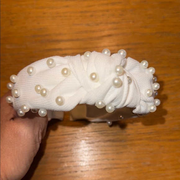 White Crystal Embellished Hair Accessory - Picture 3 of 3